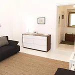 Stylisches Apartment Im Schillerkiez