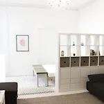 Stylisches Apartment Im Schillerkiez